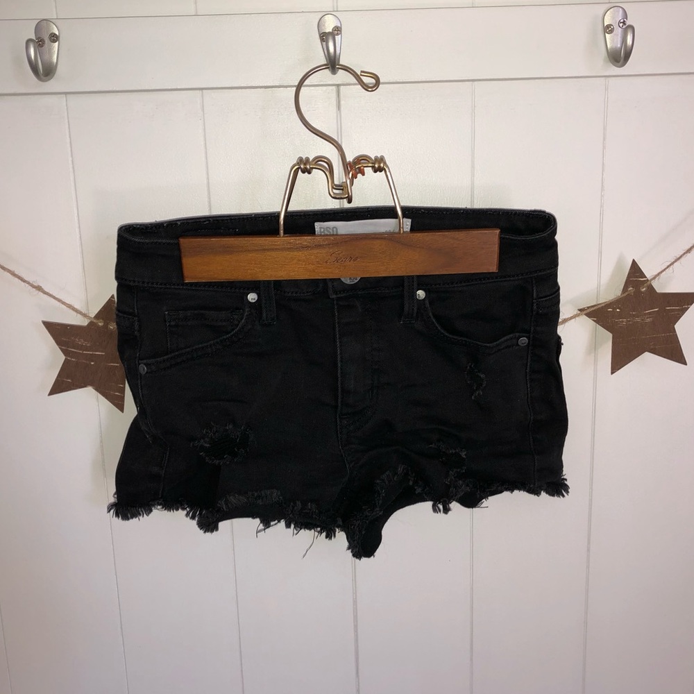 ⭐️ Black Tillys shorts size 0 ⭐️